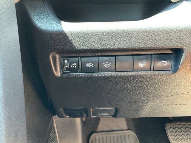 Used 2021 Toyota RAV4 XLE Premium FWD image 38