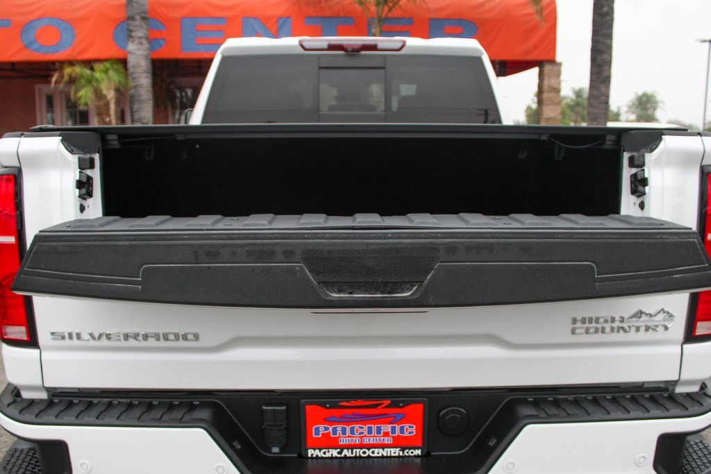 Used 2024 Chevrolet Silverado 3500 High Country w/ High Country Premium Package image 9
