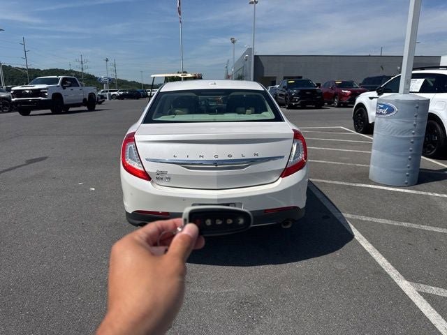 Used 2015 Lincoln MKS w/ Equipment Group 101A FWD image 18