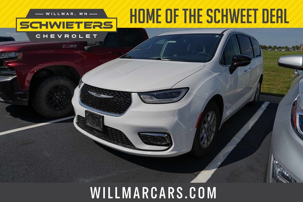 Used 2024 Chrysler Pacifica Touring-L FWD image 1