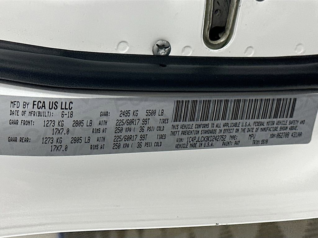 Used 2019 Jeep Cherokee Latitude w/ Cold Weather Group image 37