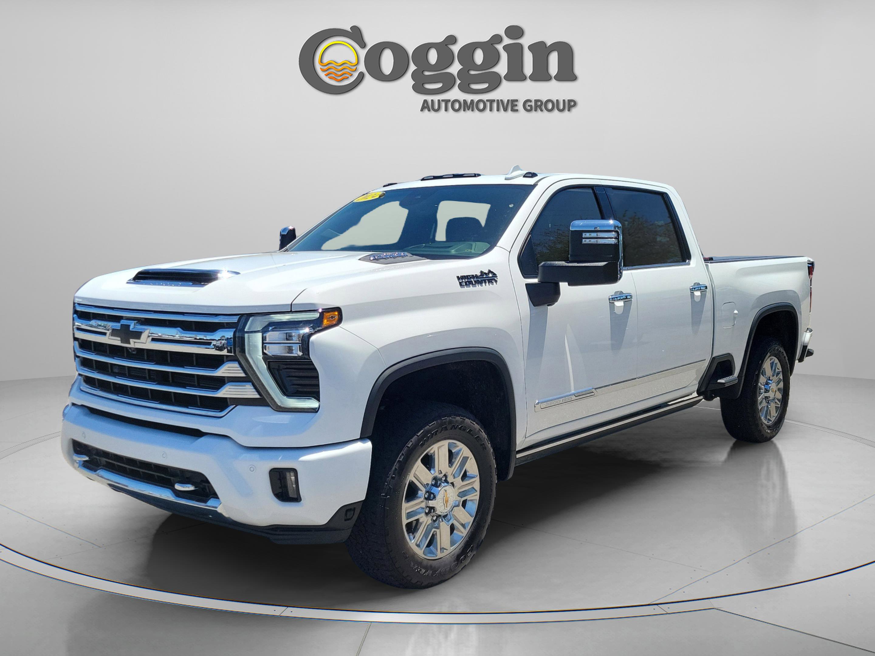 Used 2024 Chevrolet Silverado 2500 High Country w/ High Country Premium Package AWD/4WD image 1