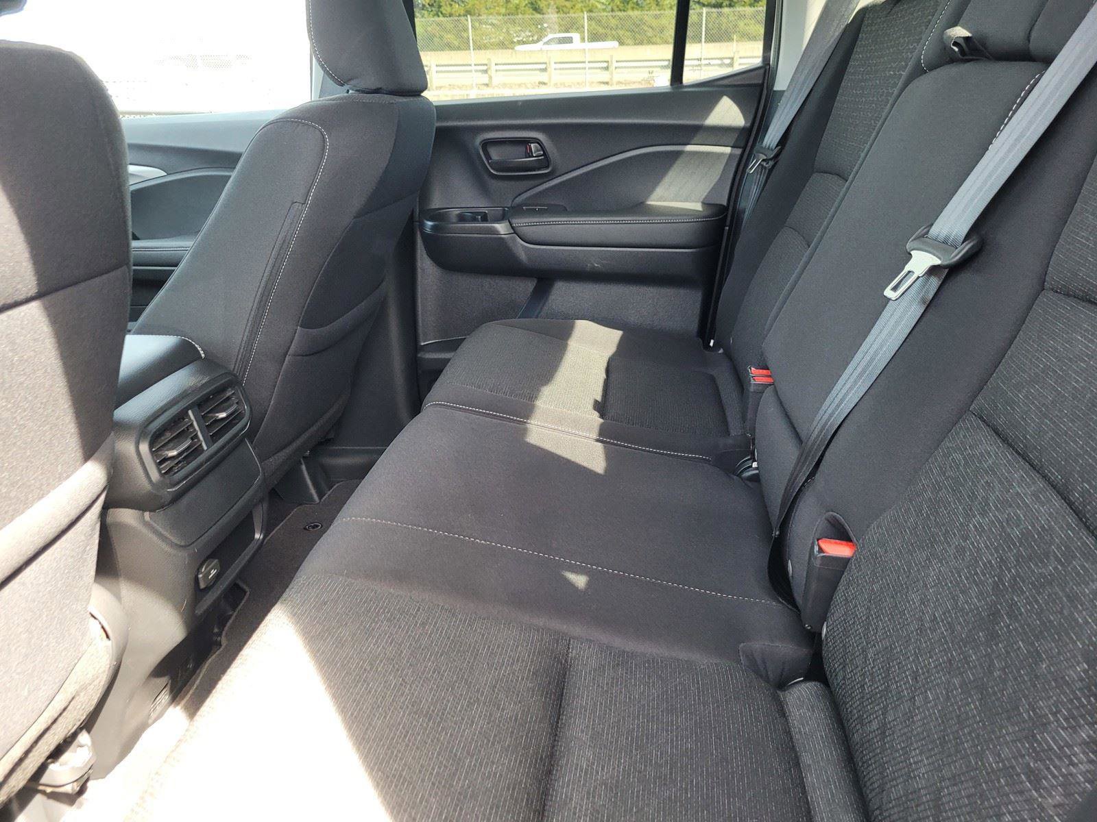 Used 2025 Honda Ridgeline Sport image 15