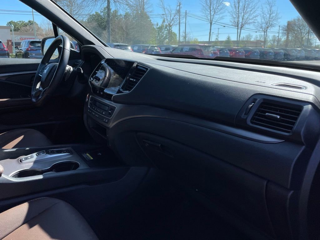 Certified 2025 Honda Passport EX-L image 34