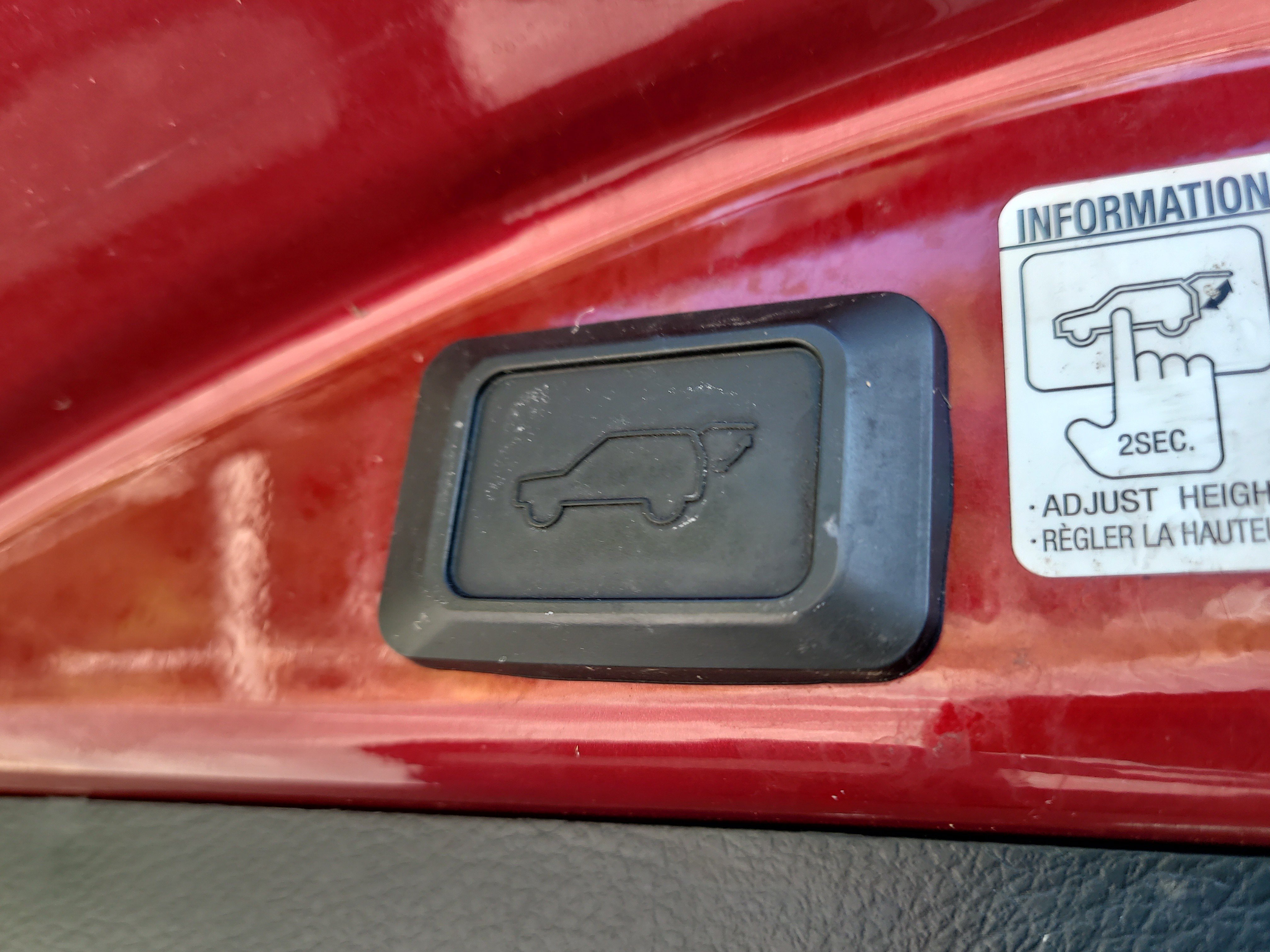 Used 2018 Toyota RAV4 Limited FWD image 12