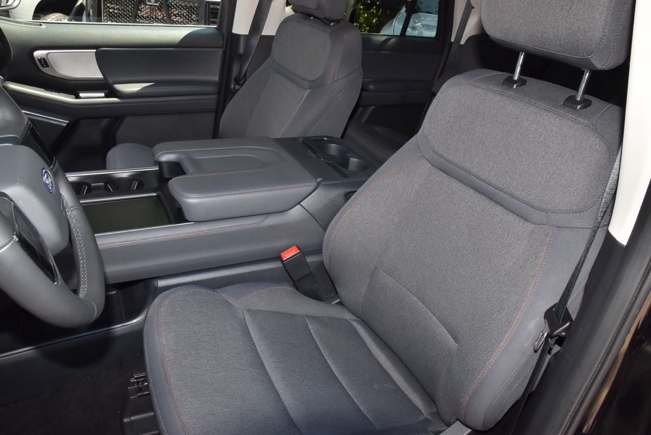 Used 2025 Ford Expedition Max Active RWD image 32