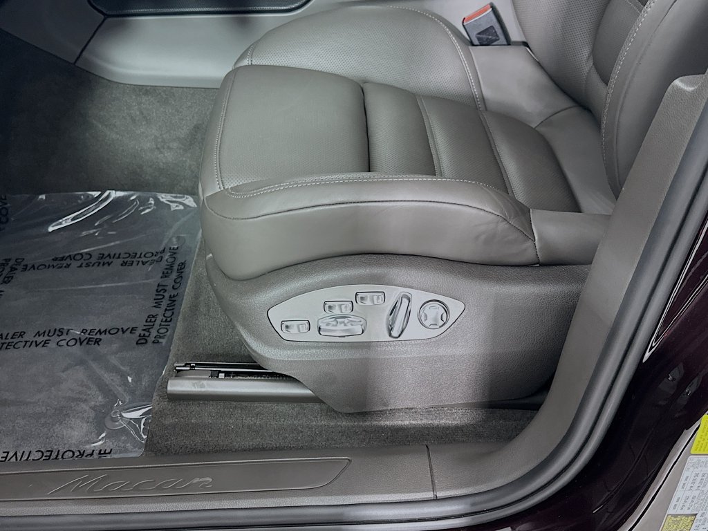Certified 2026 Porsche Macan Turbo AWD/4WD image 21