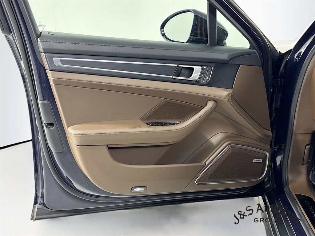 Used 2022 Porsche Panamera 4 Platinum Edition image 22