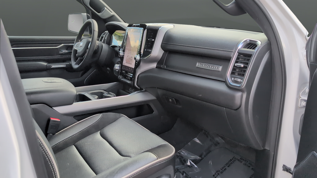 Used 2025 RAM 1500 Laramie AWD/4WD image 29