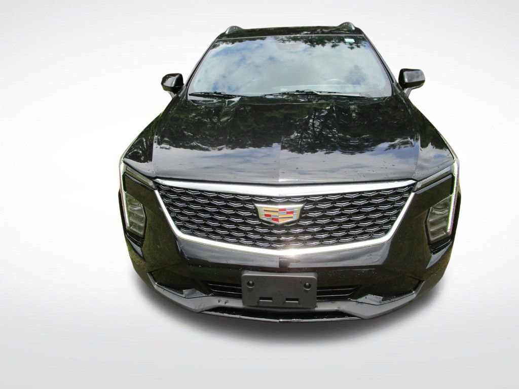 Used 2024 Cadillac XT4 Premium Luxury AWD/4WD image 4