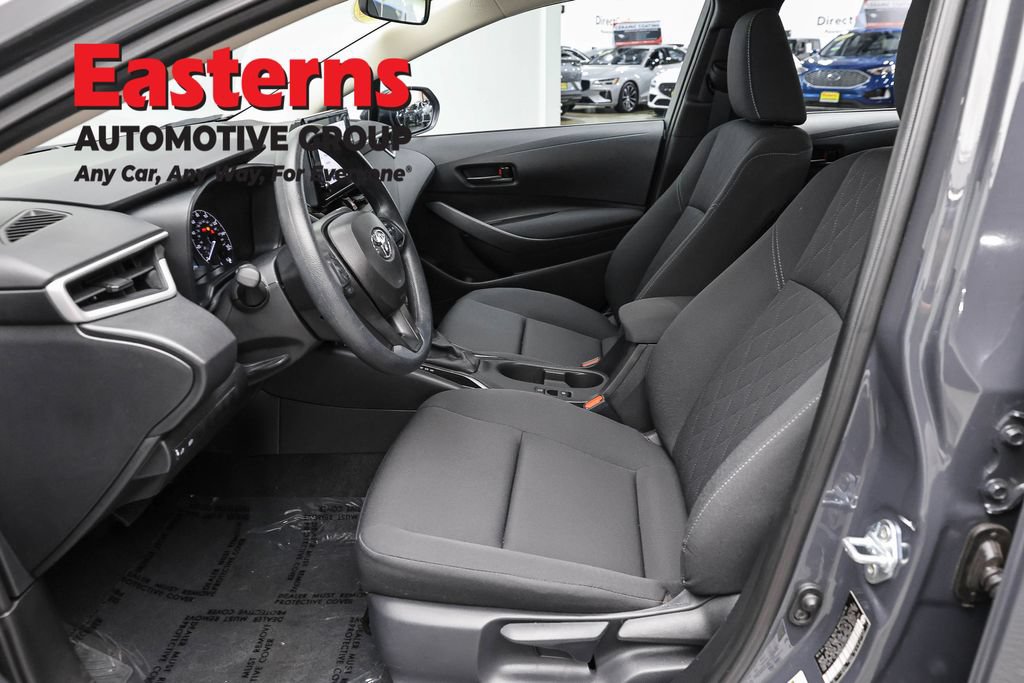 Used 2025 Toyota Corolla LE FWD image 13