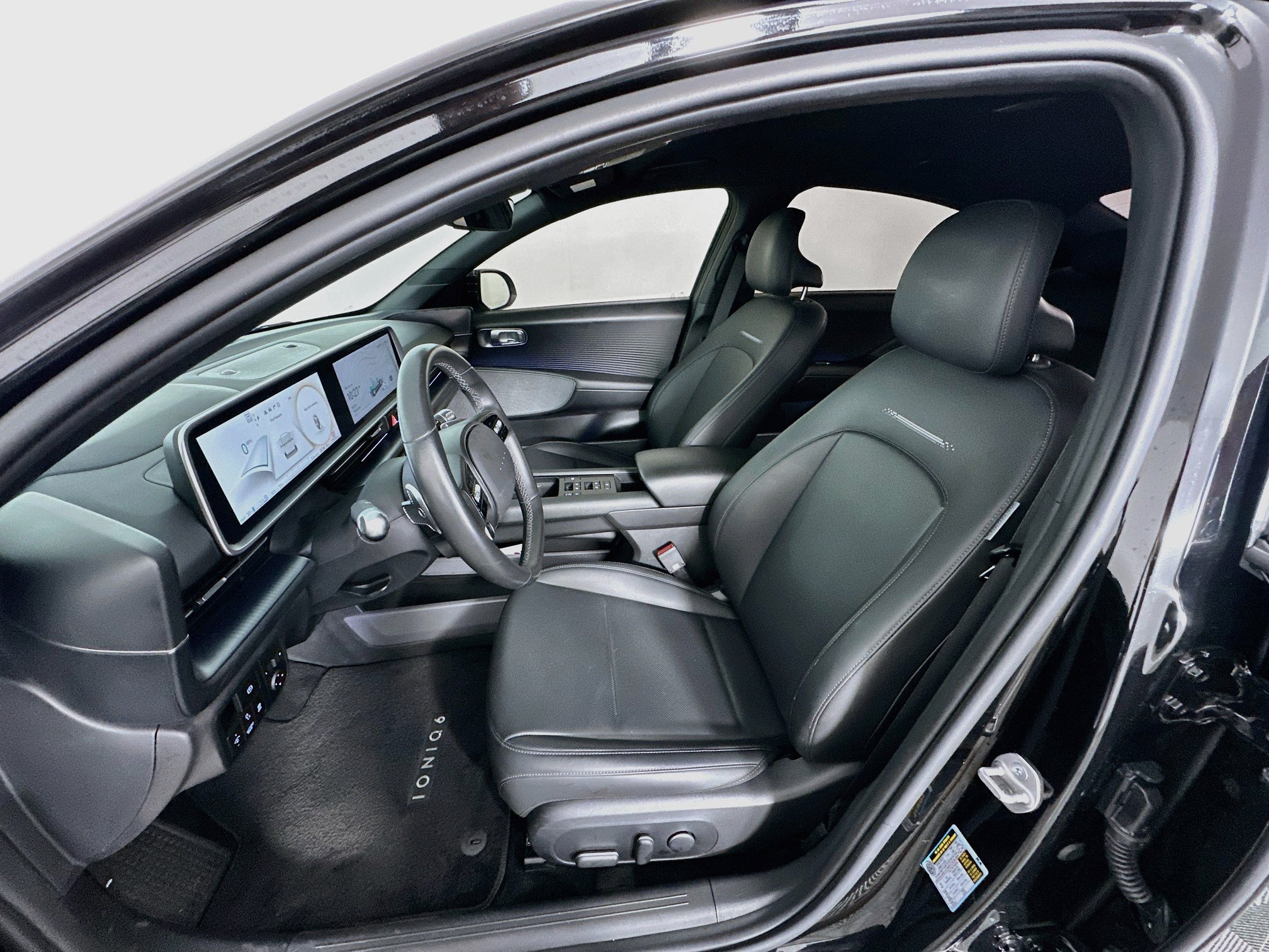Used 2023 Hyundai Ioniq 6 SEL RWD image 13