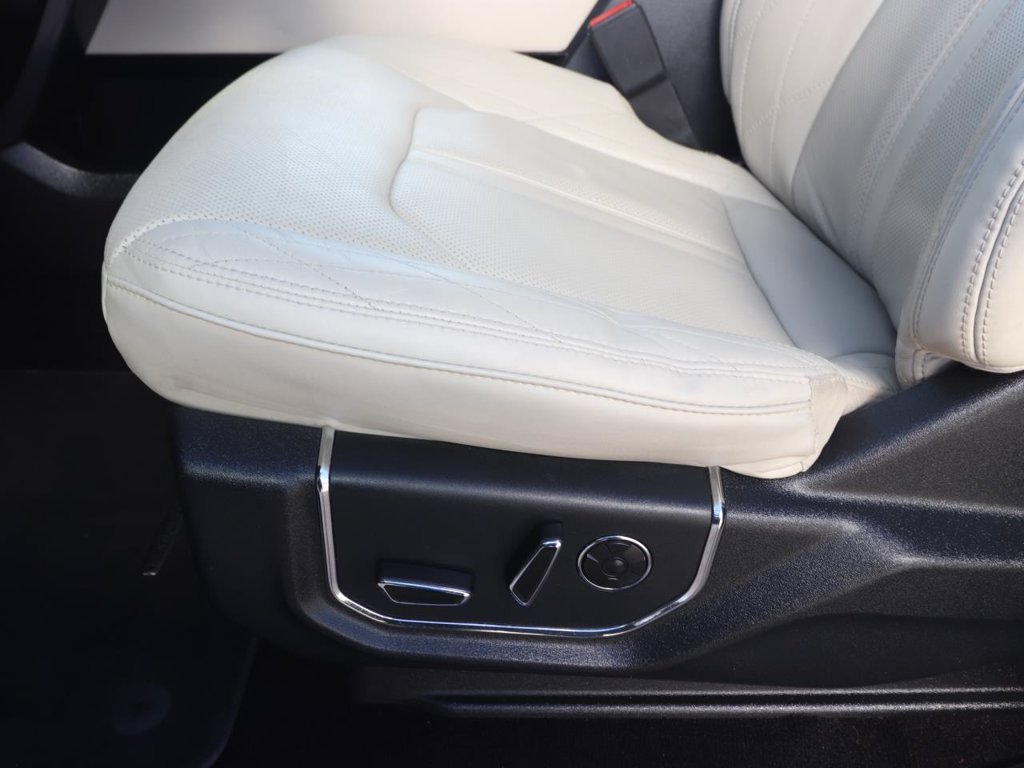 Used 2019 Ford Expedition Platinum RWD image 19