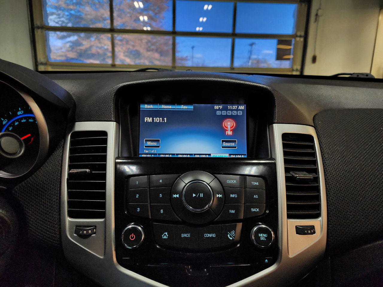 Used 2016 Chevrolet Cruze LT image 29