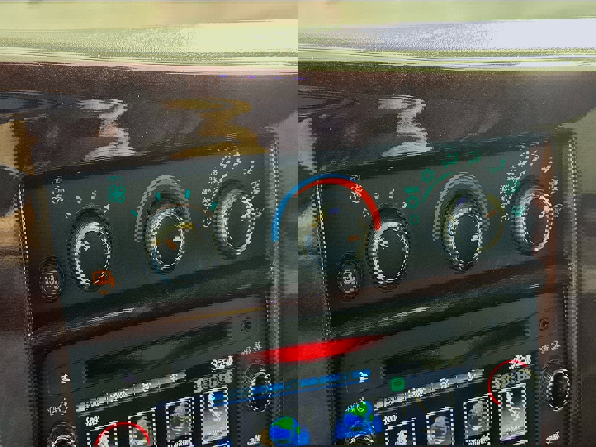 Used 2016 Chevrolet Express 2500 image 20