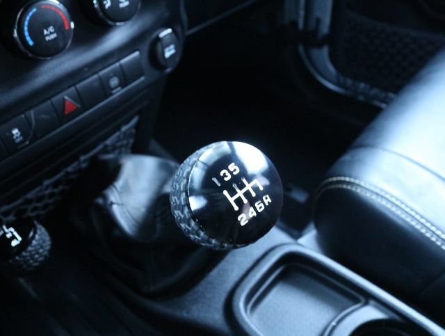 Used 2012 Jeep Wrangler Unlimited Rubicon AWD/4WD image 23