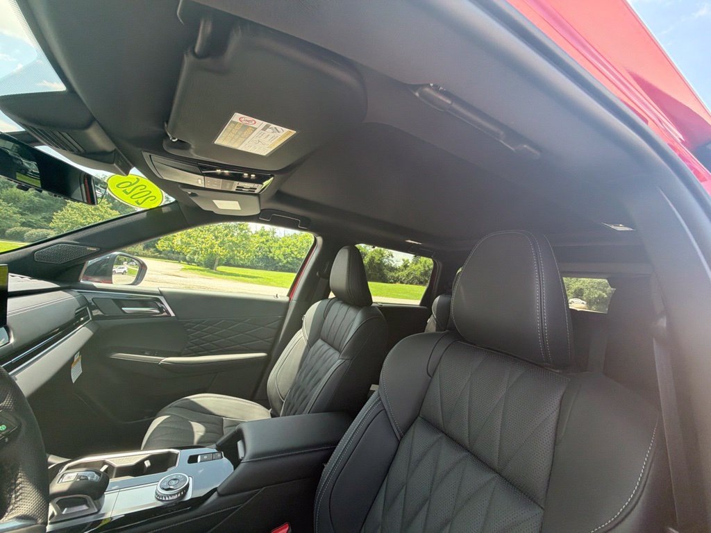 New 2026 Mitsubishi Outlander SEL Black Edition FWD image 7