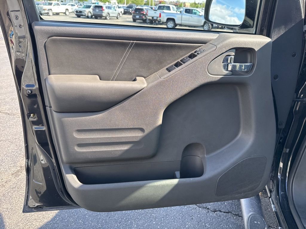 Used 2020 Nissan Frontier PRO-4X w/ Pro-4x Utility Package AWD/4WD image 32