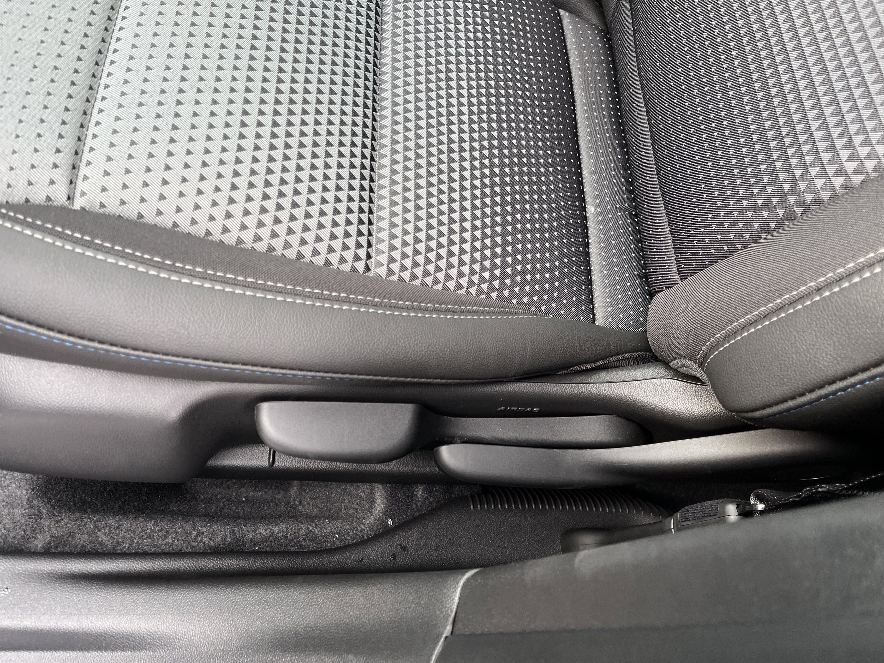 New 2026 Chevrolet Trax LT w/ Sunroof Package image 7