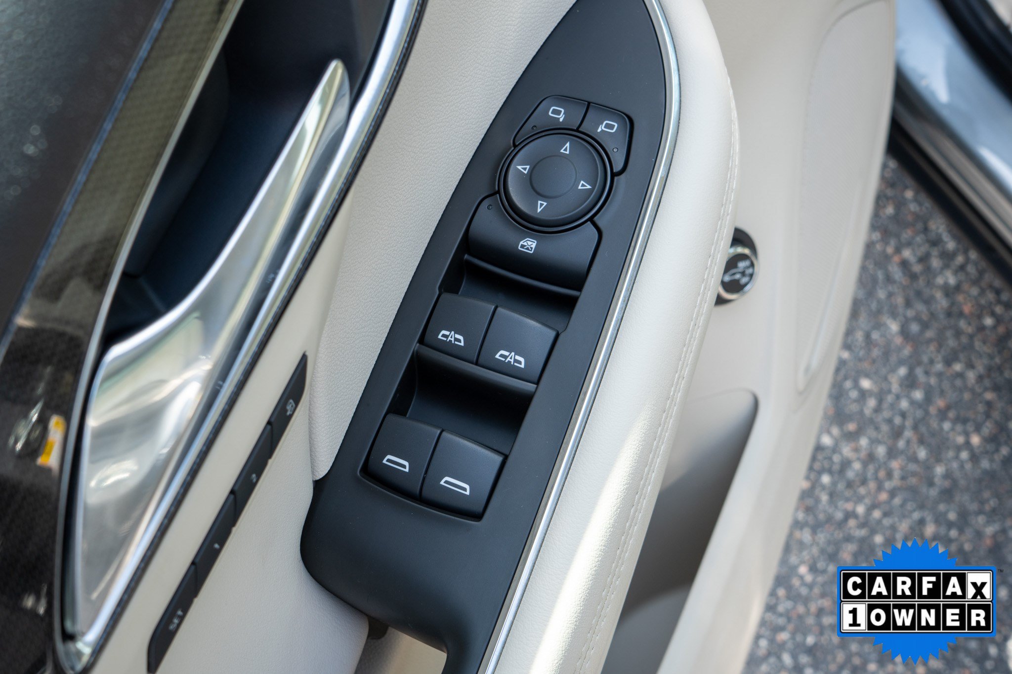 Used 2023 Buick Envision Essence AWD/4WD image 13