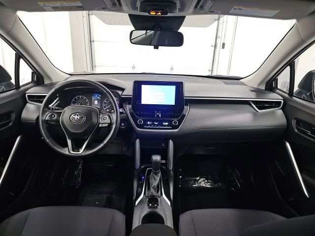 Certified 2023 Toyota Corolla Cross LE image 32