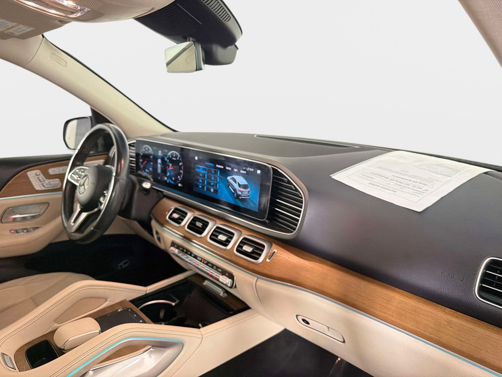 Used 2025 Mercedes-Benz GLC 350e 4MATIC image 21