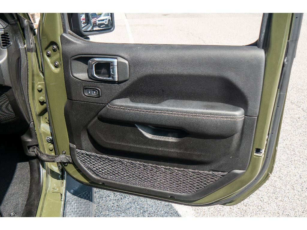 Used 2022 Jeep Gladiator Overland w/ Popular Equipment Package AWD/4WD image 16