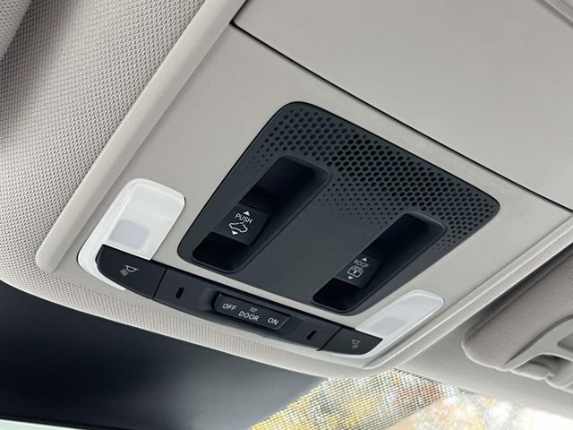 Used 2023 Honda Pilot Touring image 15