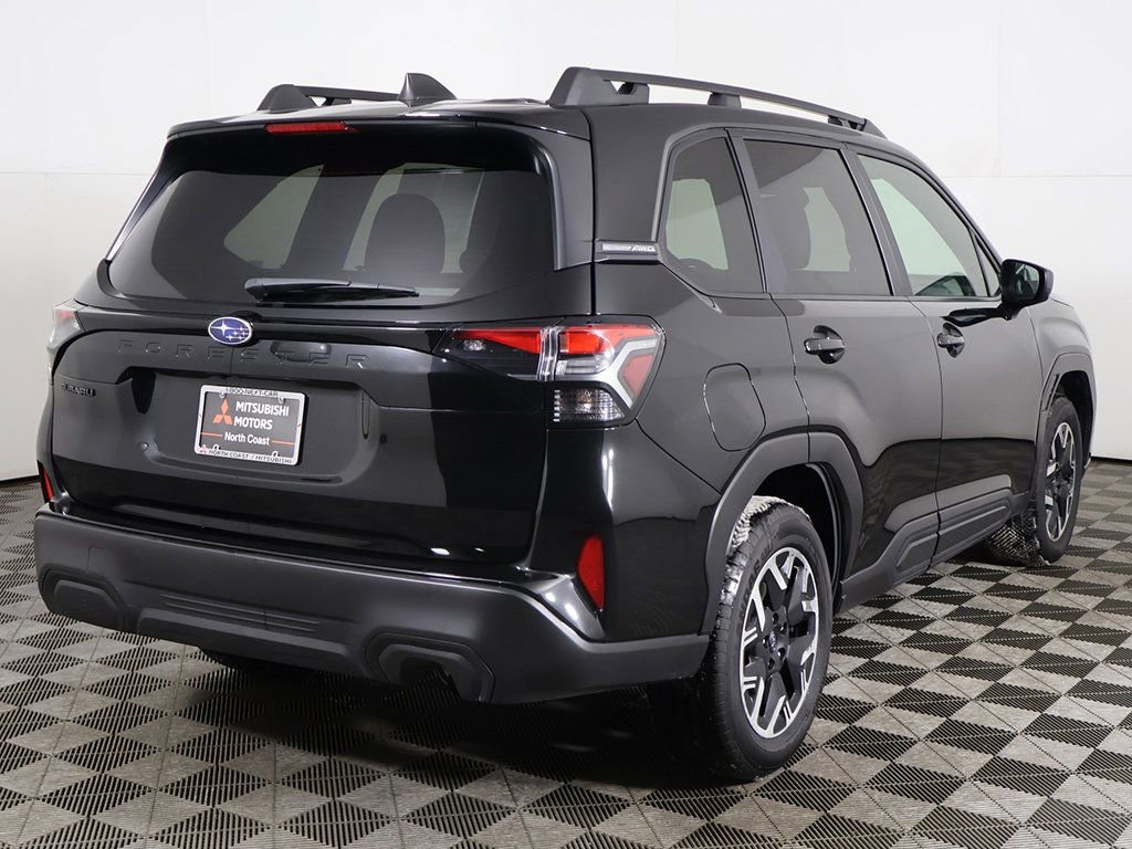 Used 2025 Subaru Forester Premium image 10