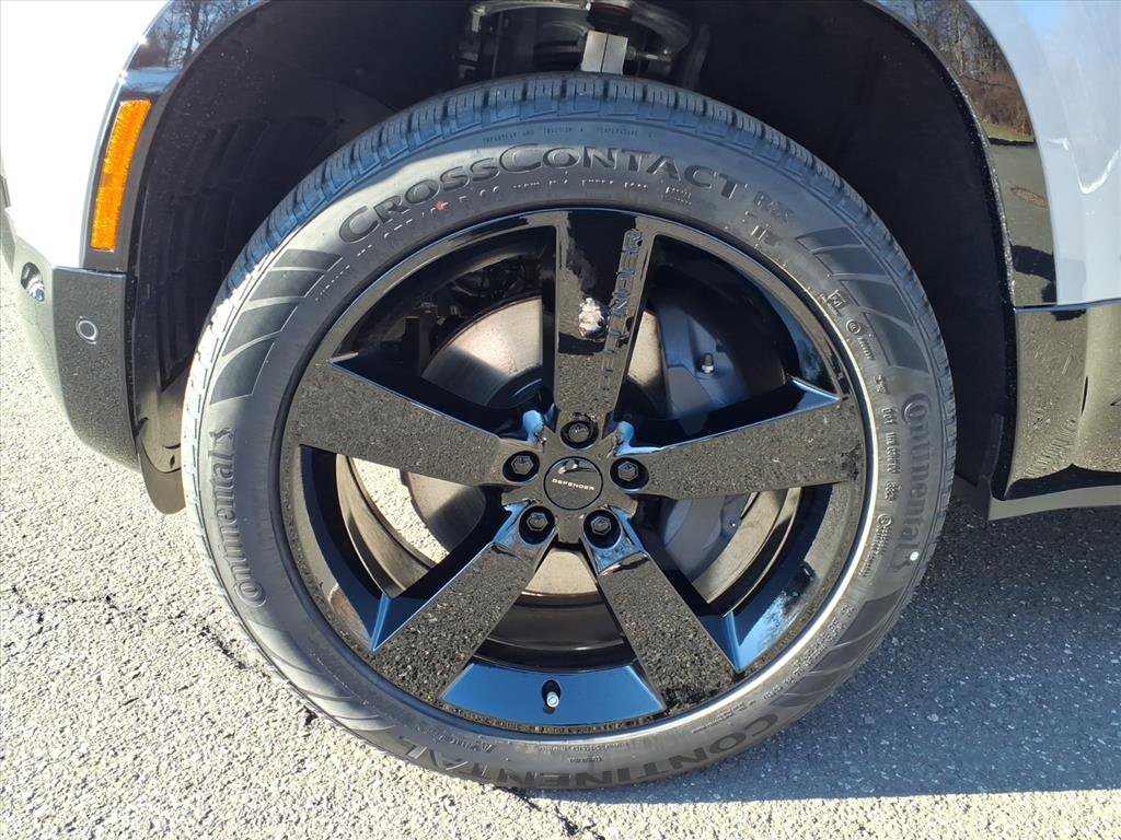 New 2026 Land Rover Defender 110 X-Dynamic SE image 9