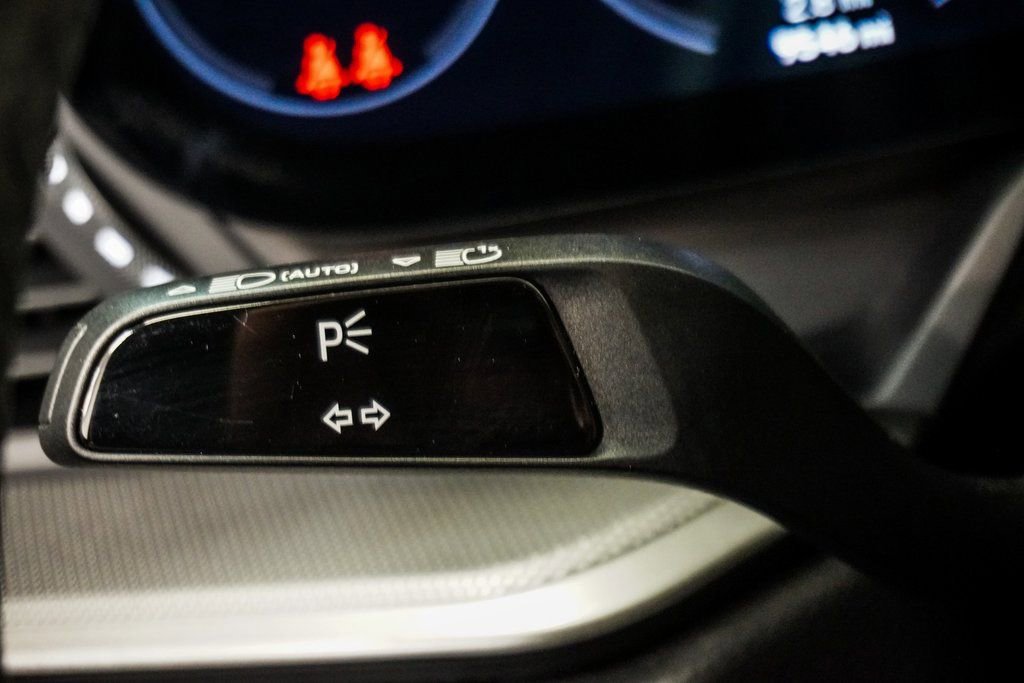 Used 2024 Porsche 911 Carrera RWD image 31