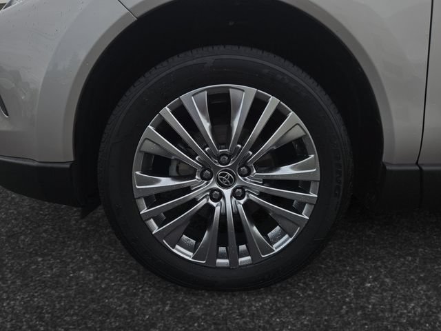 Certified 2021 Toyota Venza XLE w/ Softex Package AWD/4WD image 4