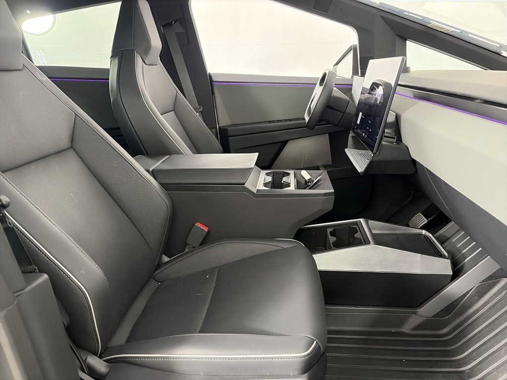 Used 2025 Tesla Cybertruck AWD Crew Cab image 29
