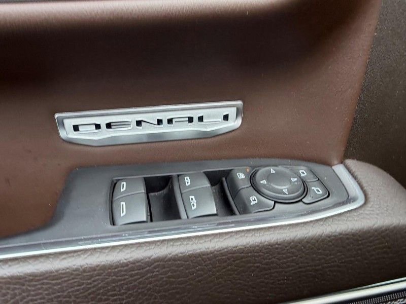 Used 2022 GMC Sierra 1500 Denali AWD/4WD image 17