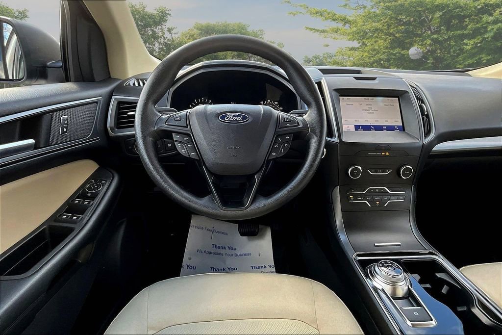 Certified 2020 Ford Edge SE image 5