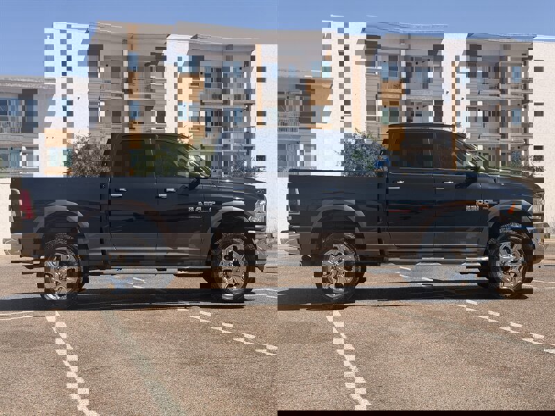 Used 2018 RAM 2500 Laramie image 2