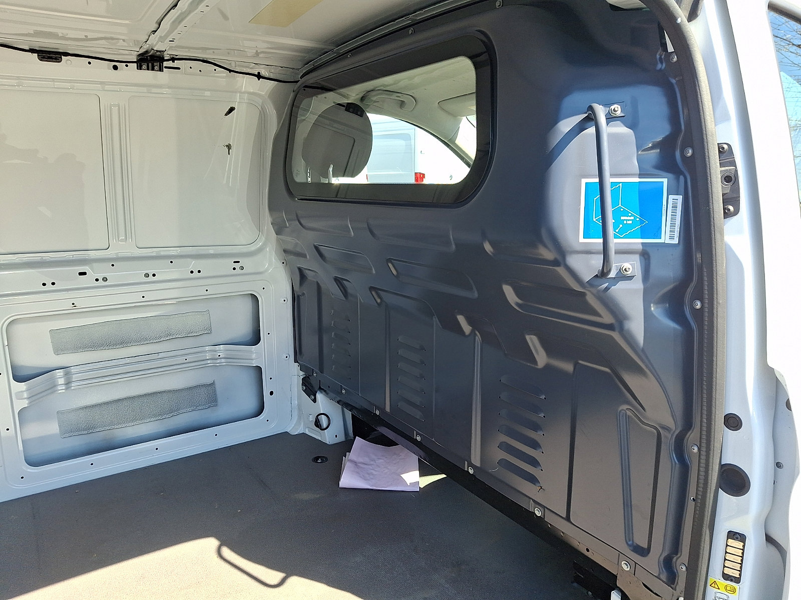 Used 2023 Mercedes-Benz Metris image 13