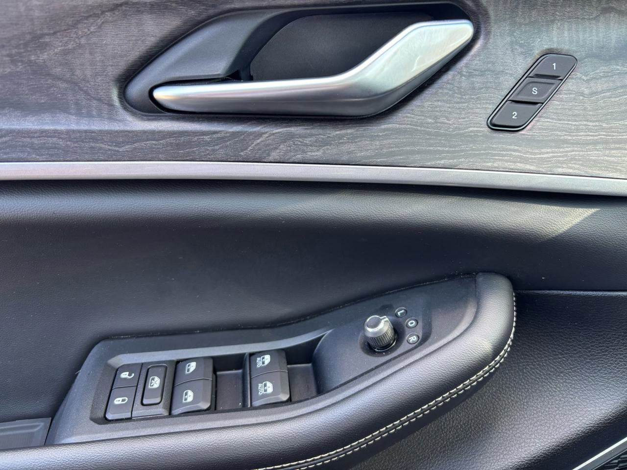 Used 2022 Jeep Grand Cherokee Limited 4xe image 14