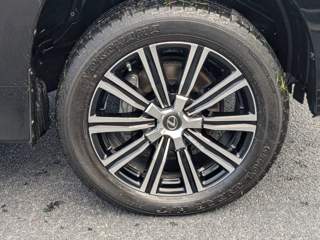 Used 2019 Lexus LX 570 4WD image 12