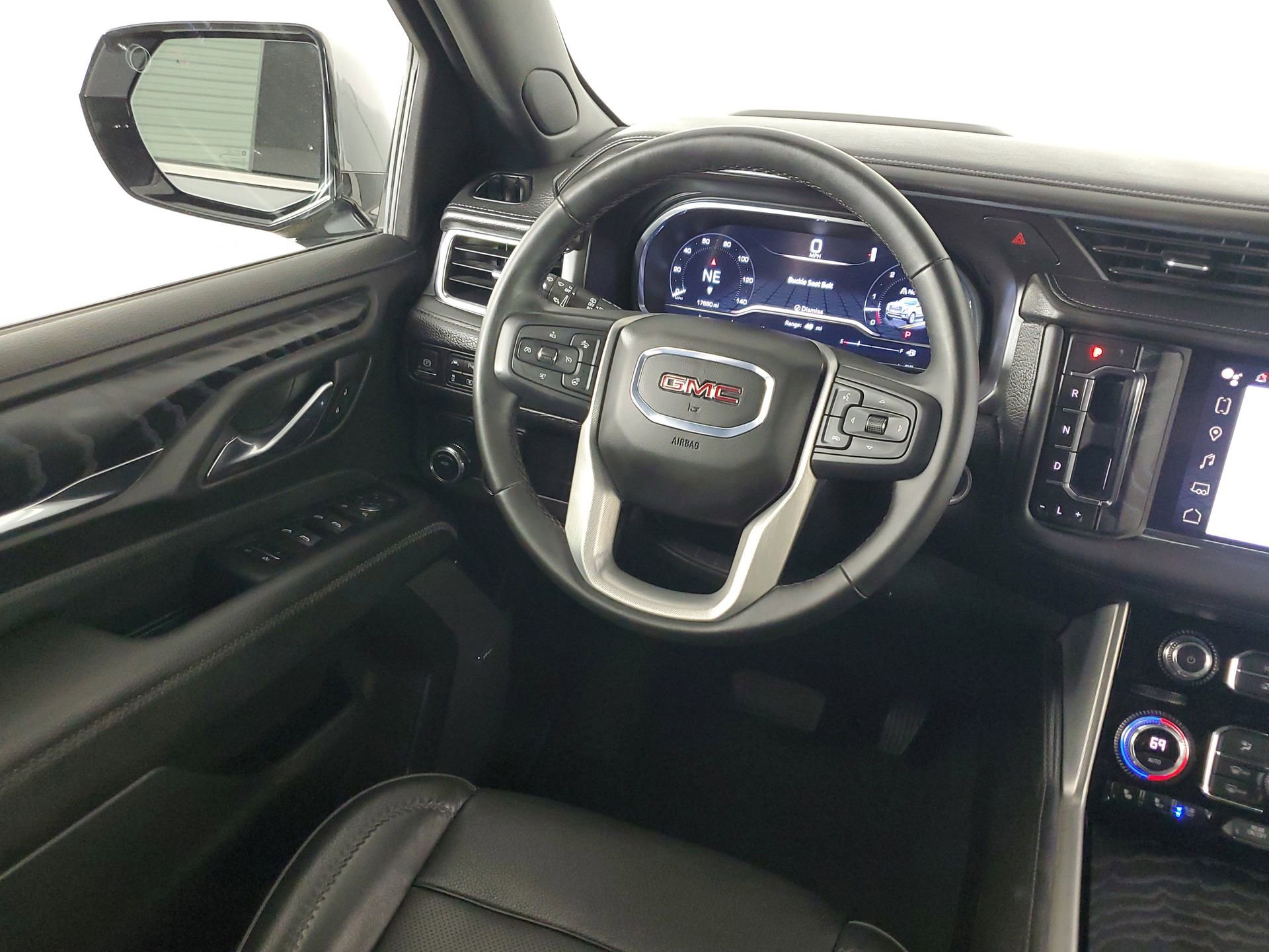 Used 2023 GMC Yukon Denali image 46