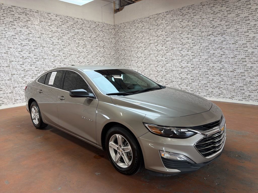 Used 2022 Chevrolet Malibu LS w/ LPO, Convenience Package 1 FWD image 1