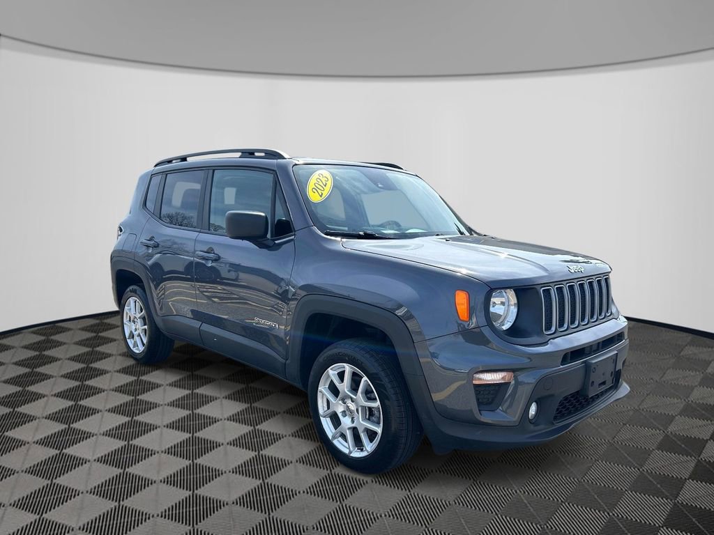 Certified 2023 Jeep Renegade Latitude w/ Premium Group image 3