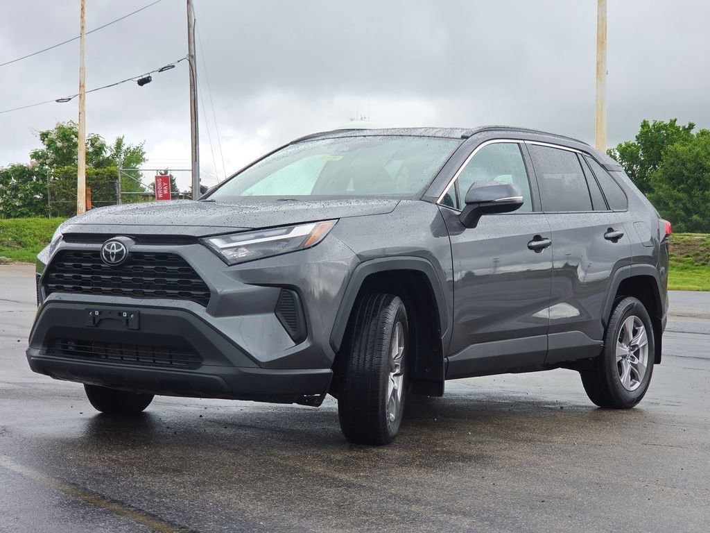 Used 2024 Toyota RAV4 XLE FWD image 17