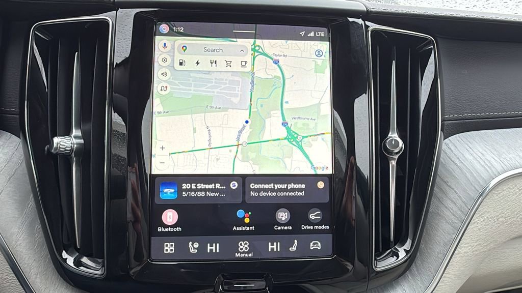 Certified 2024 Volvo XC60 T8 Ultimate w/ Climate Package image 17