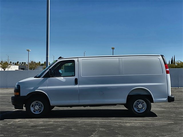 New 2025 Chevrolet Express 2500 Work Van image 8