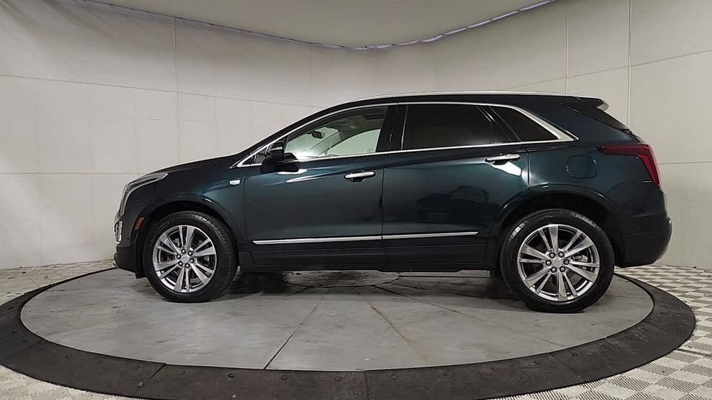 Used 2024 Cadillac XT5 Premium Luxury w/ Technology Package FWD image 5