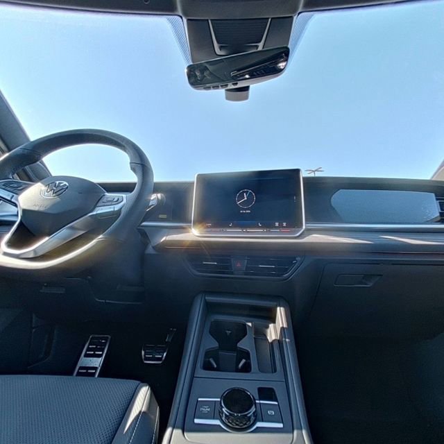 New 2026 Volkswagen Tiguan SE R-Line image 25