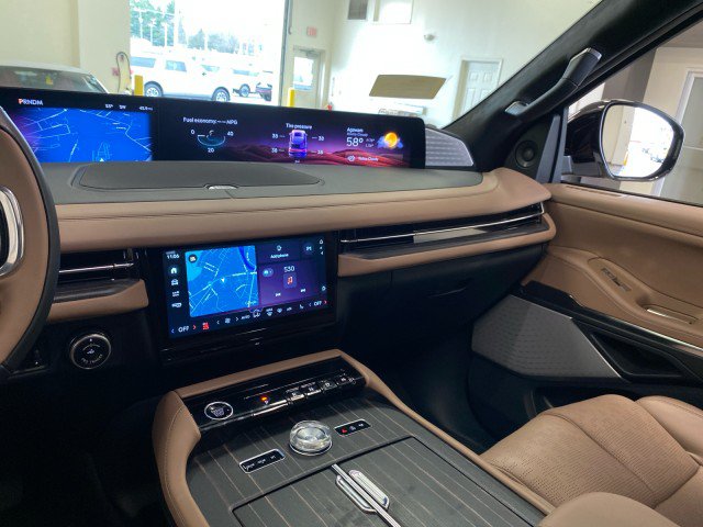 New 2026 Lincoln Navigator Black Label AWD/4WD image 17