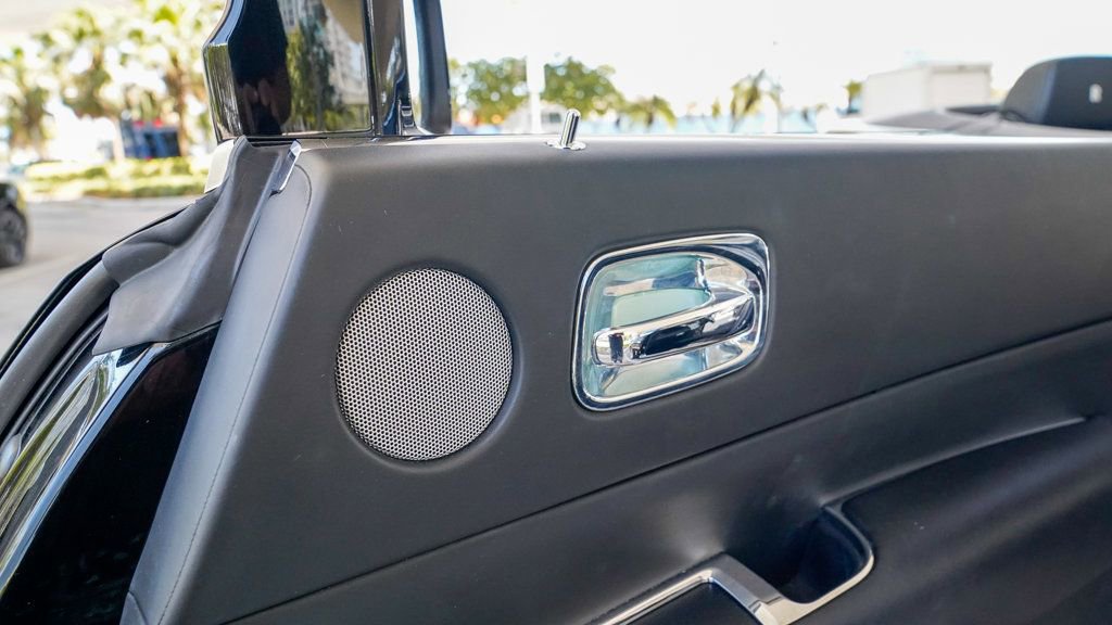 Used 2016 Rolls-Royce Dawn image 74