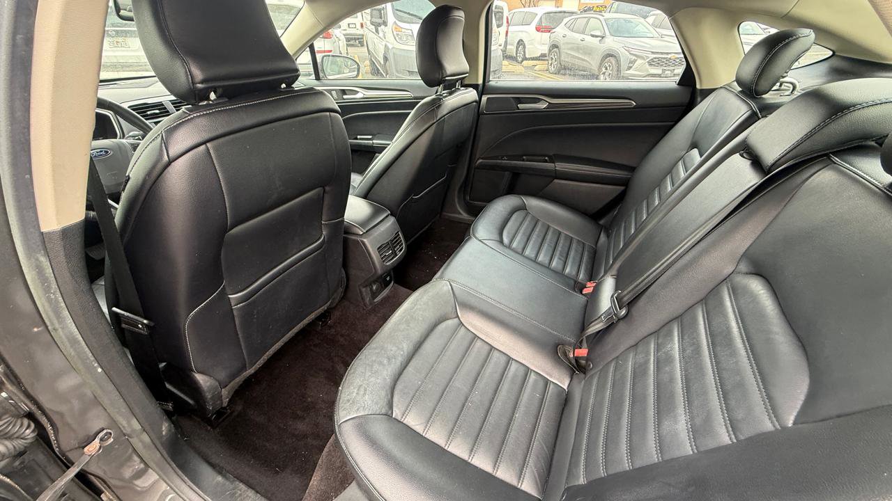 Used 2017 Ford Fusion Energi SE image 19